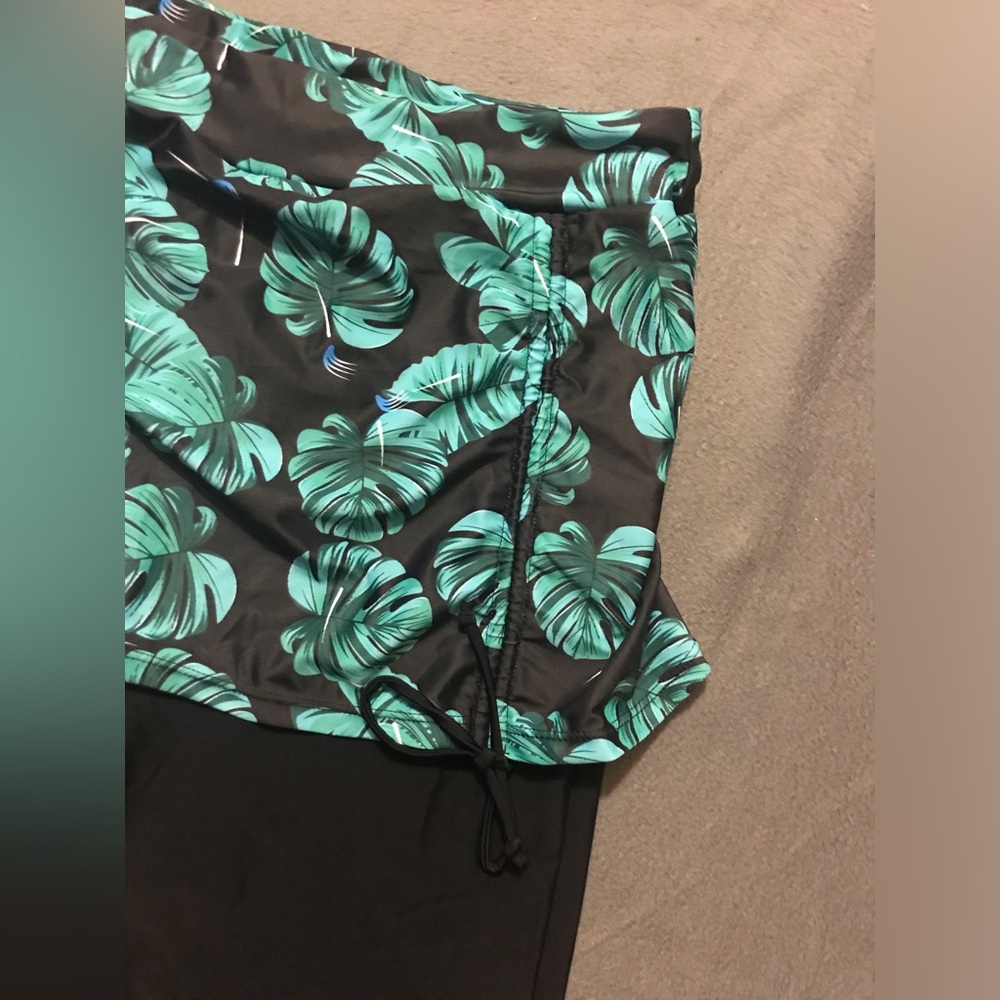 NWT Leoparts Skirted Swim Capris - Picture 5 of 11